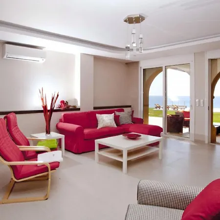 Holiday Luxury Дом отдыха